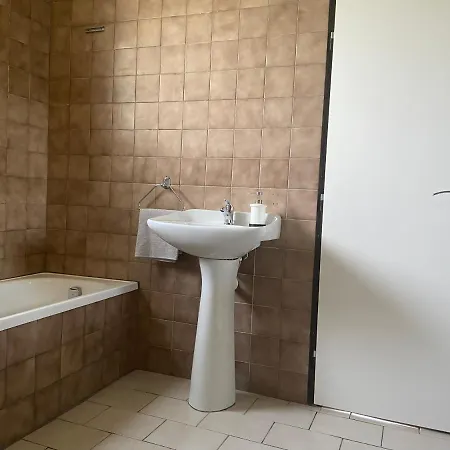 V Apartament